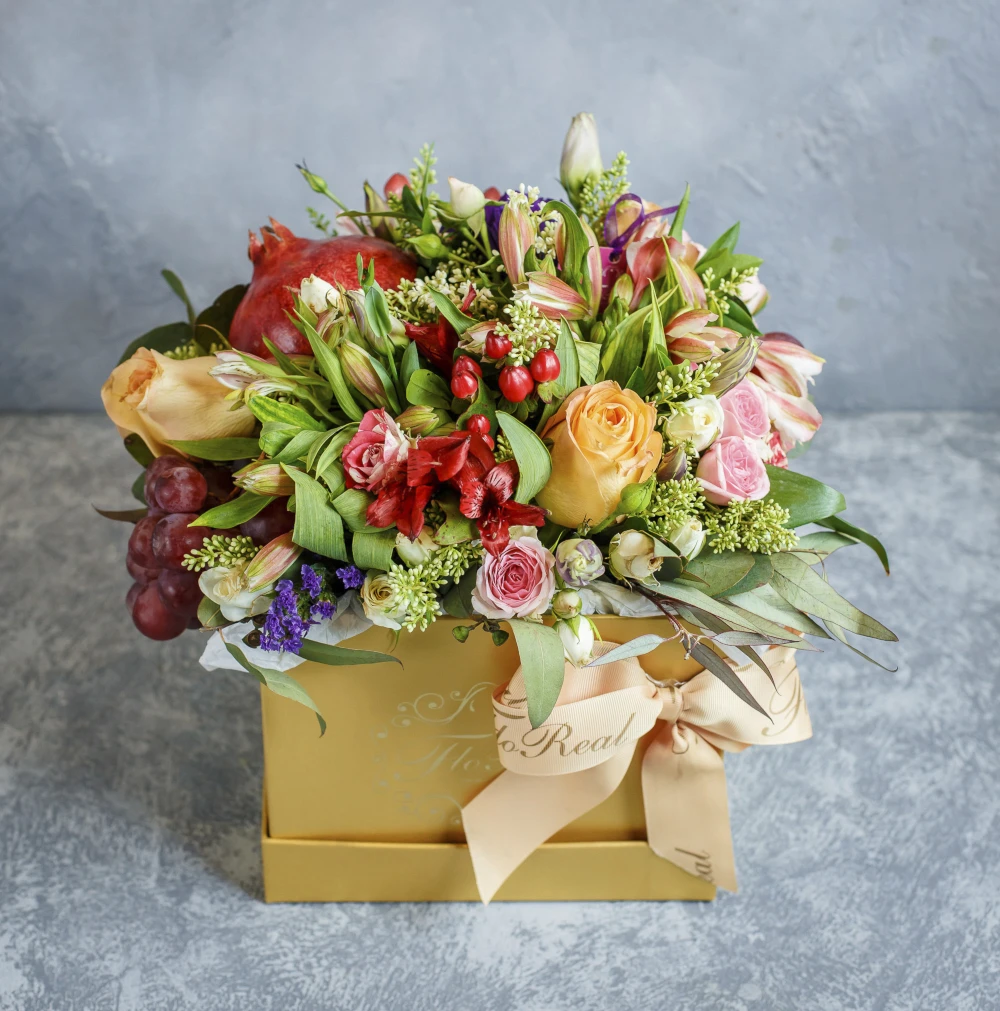 Flower boxy na różne okazje – gotowe pomysły na prezenty urodzinowe, rocznicowe i firmowe